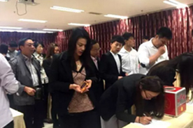 Liaoning Huaxing Group Chemical Co., Ltd. 2012 annual commendation summary meeting held